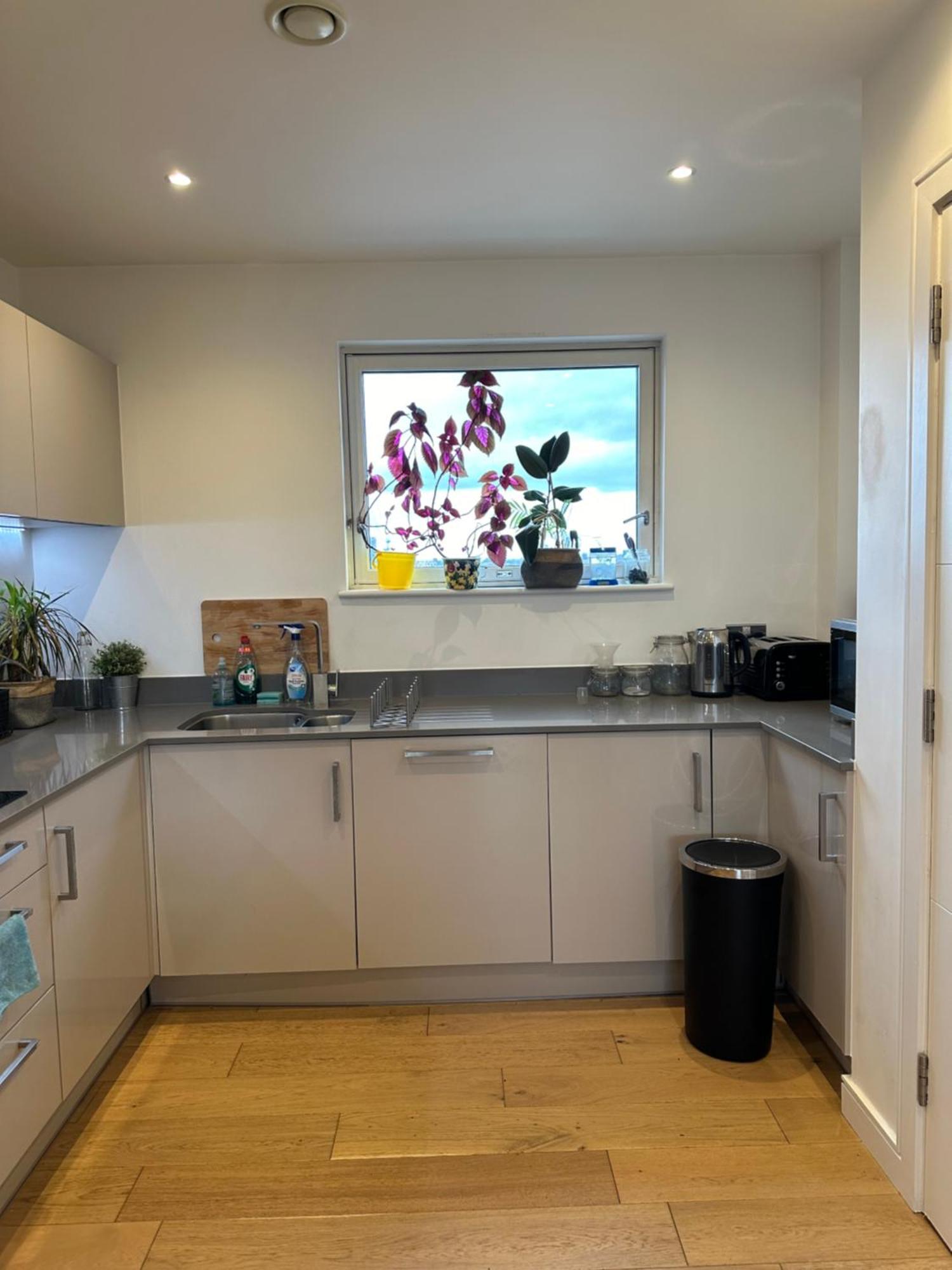 Luxury 3 Bedroom Flat In Stratford, Leilighet London