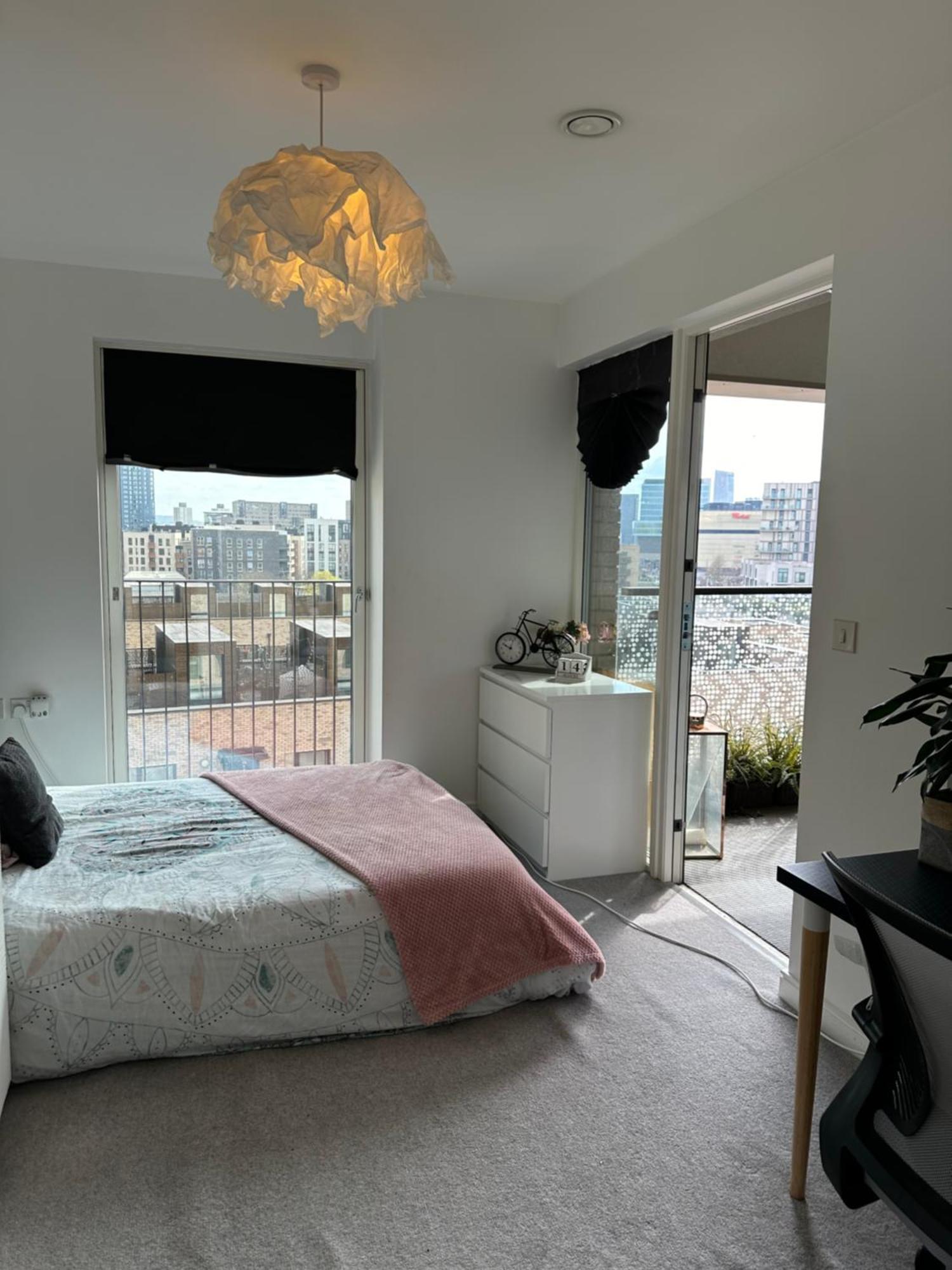 Luxury 3 Bedroom Flat In Stratford, Leilighet London