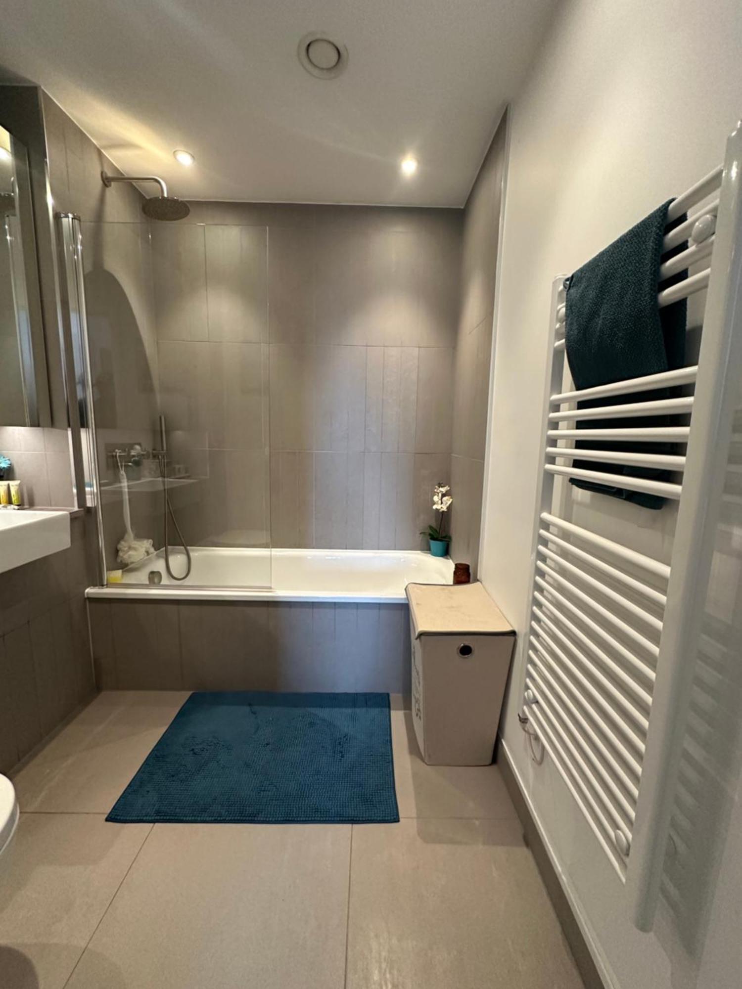 Luxury 3 Bedroom Flat In Stratford, Leilighet *