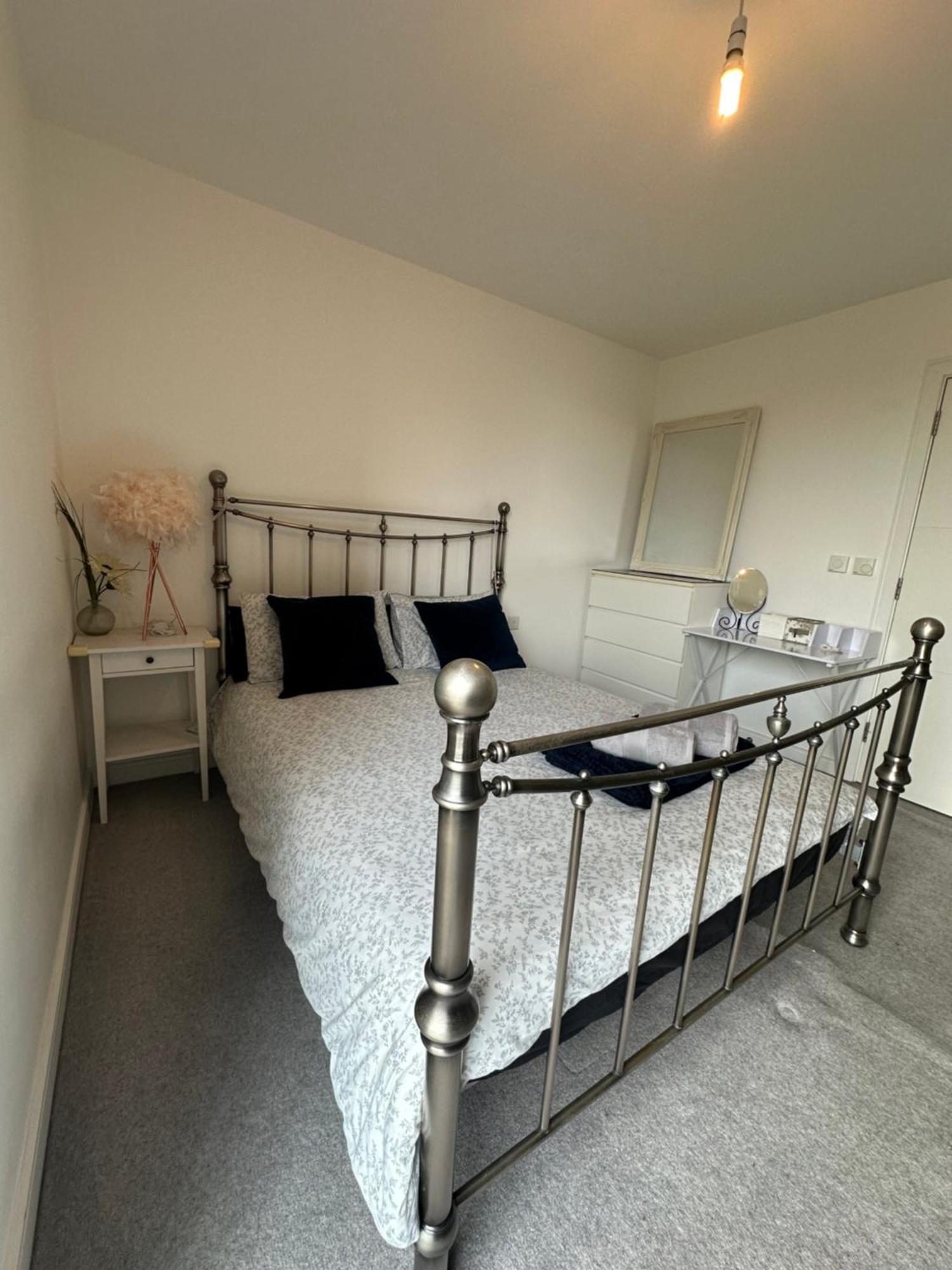 Luxury 3 Bedroom Flat In Stratford, * London