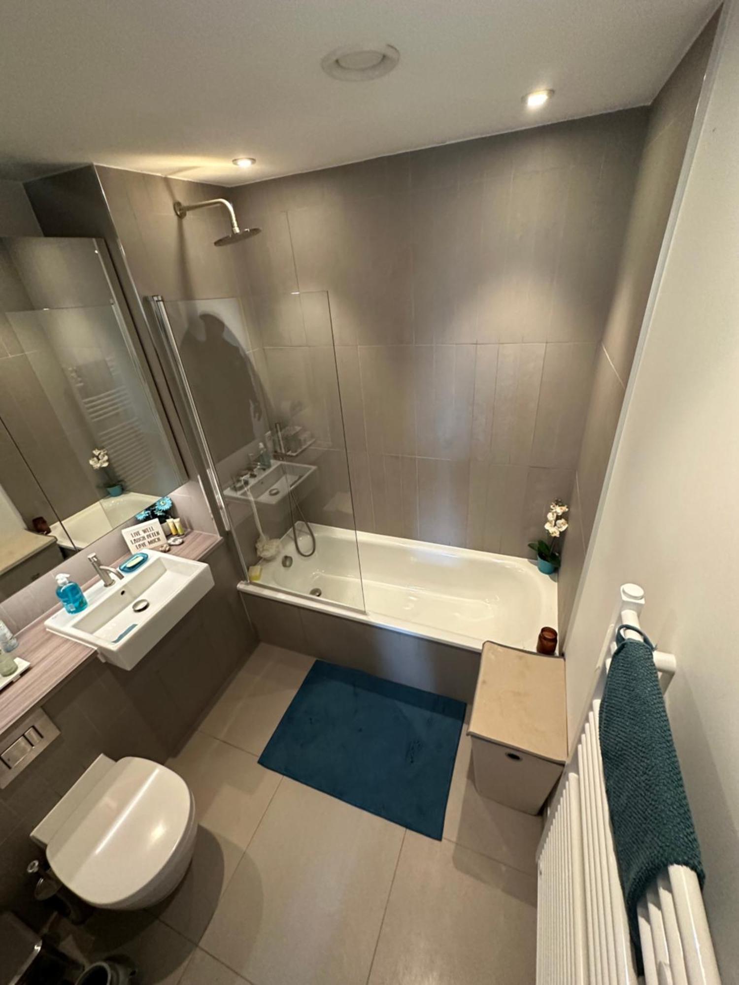 Luxury 3 Bedroom Flat In Stratford, Leilighet