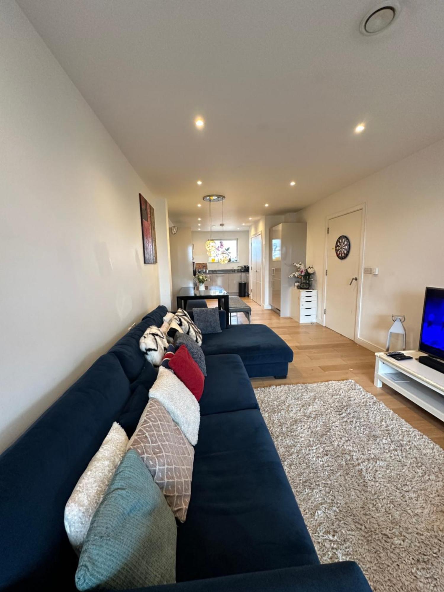 Luxury 3 Bedroom Flat In Stratford, Leilighet London