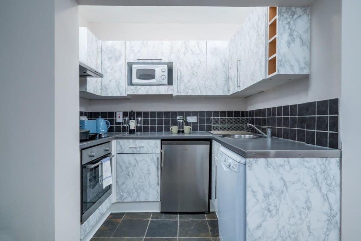 Apartamento Of - Lovely Two Bedroom Londres