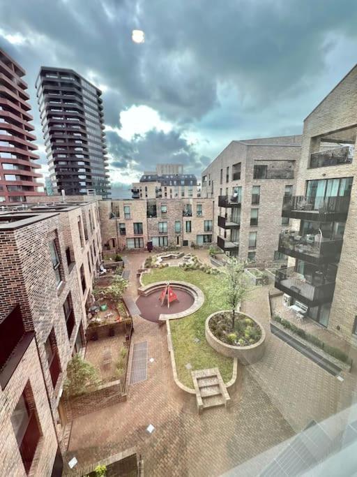Modern New 1-bedroom Stunning Views