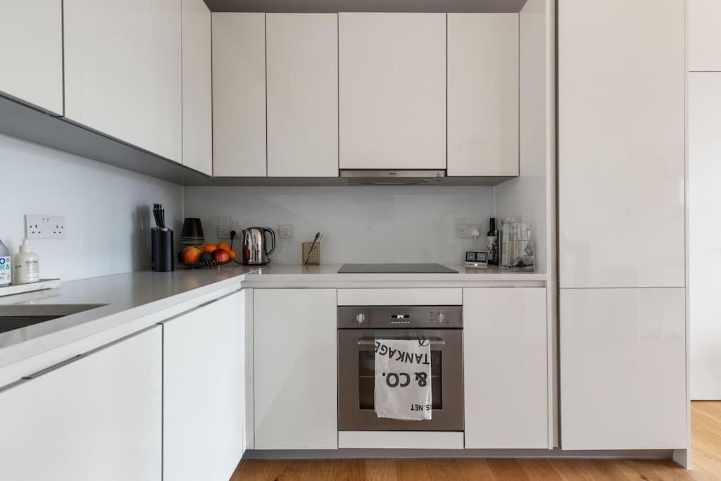 Modern New 1-bedroom Stunning Views