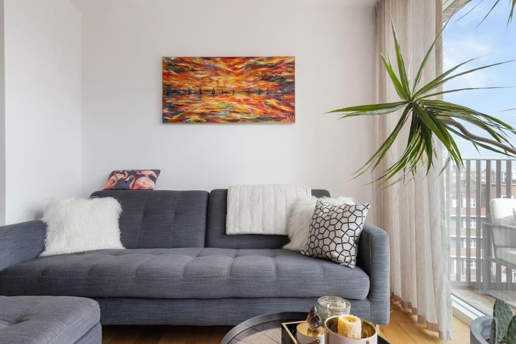 Modern New 1-bedroom Stunning Views