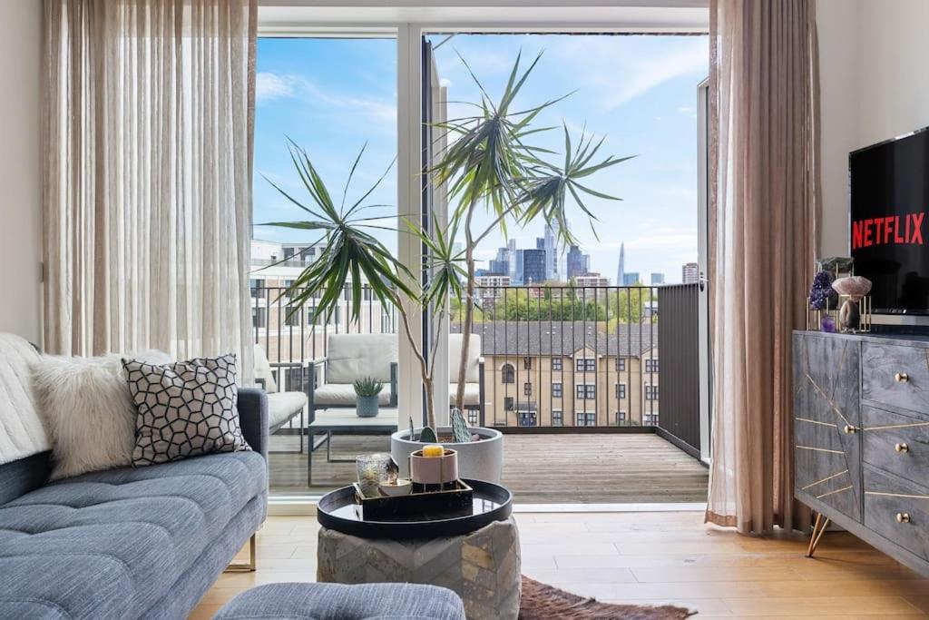 Modern New 1-bedroom Stunning Views Londen