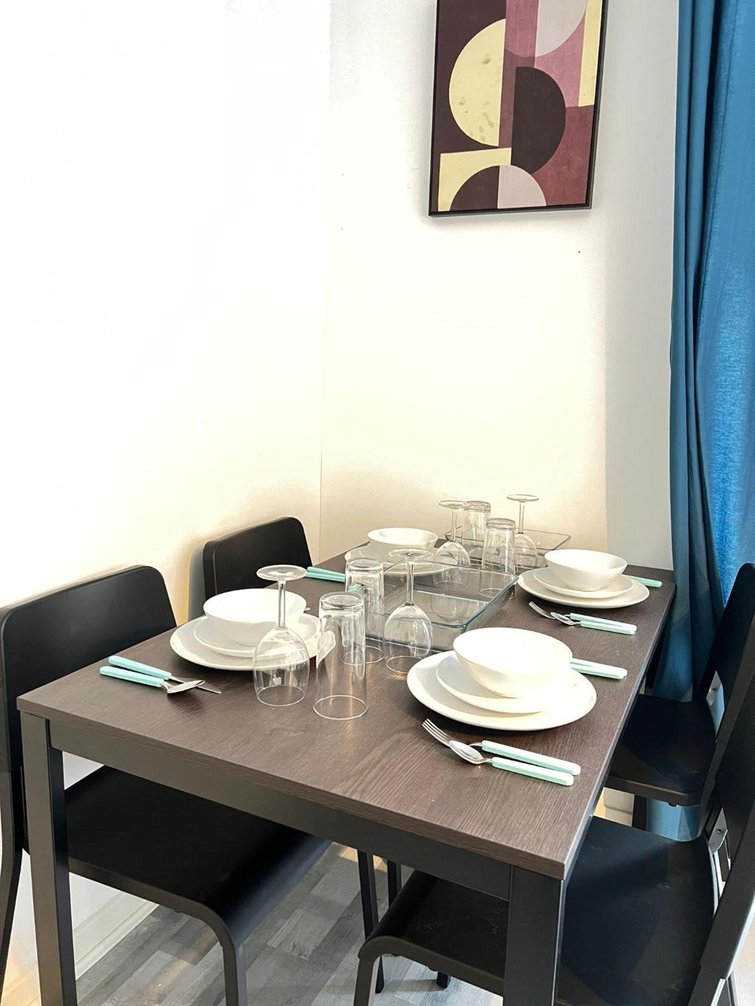 2 Bed Flat In Canary Wharf