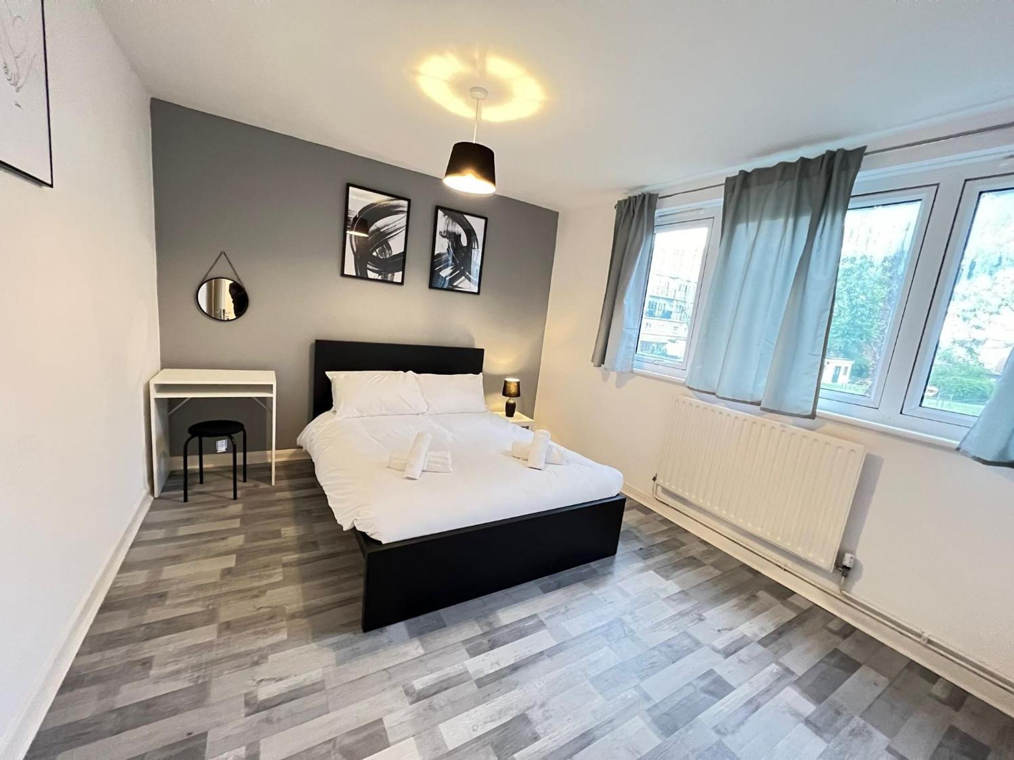 2 Bed Flat In Canary Wharf London