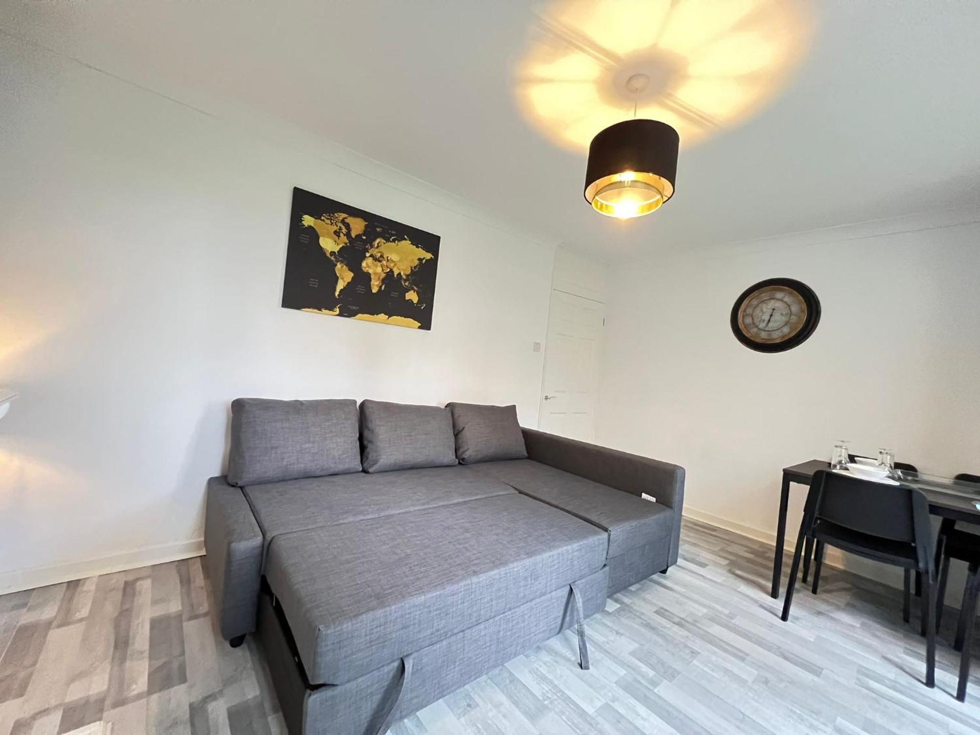 2 Bed Flat In Canary Wharf