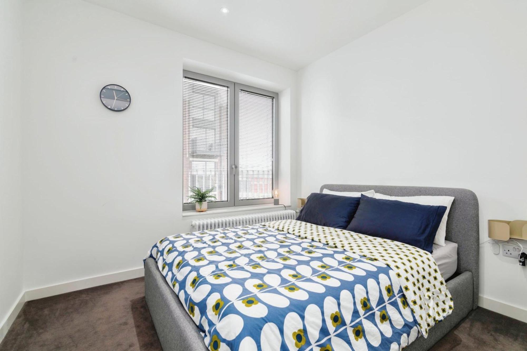 Chic 2 Bedroom Flat With Balcony Apartment London