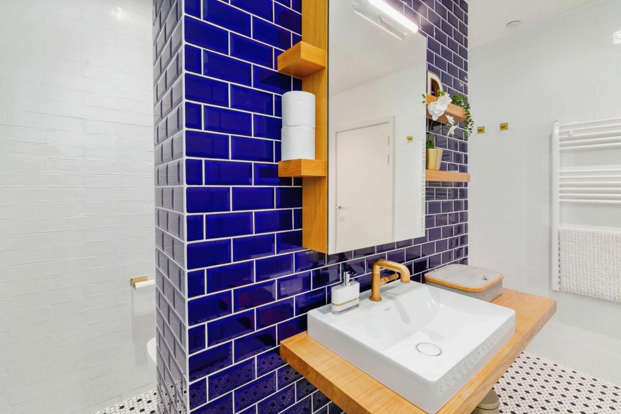 Chic 2 Bedroom Flat With Balcony *