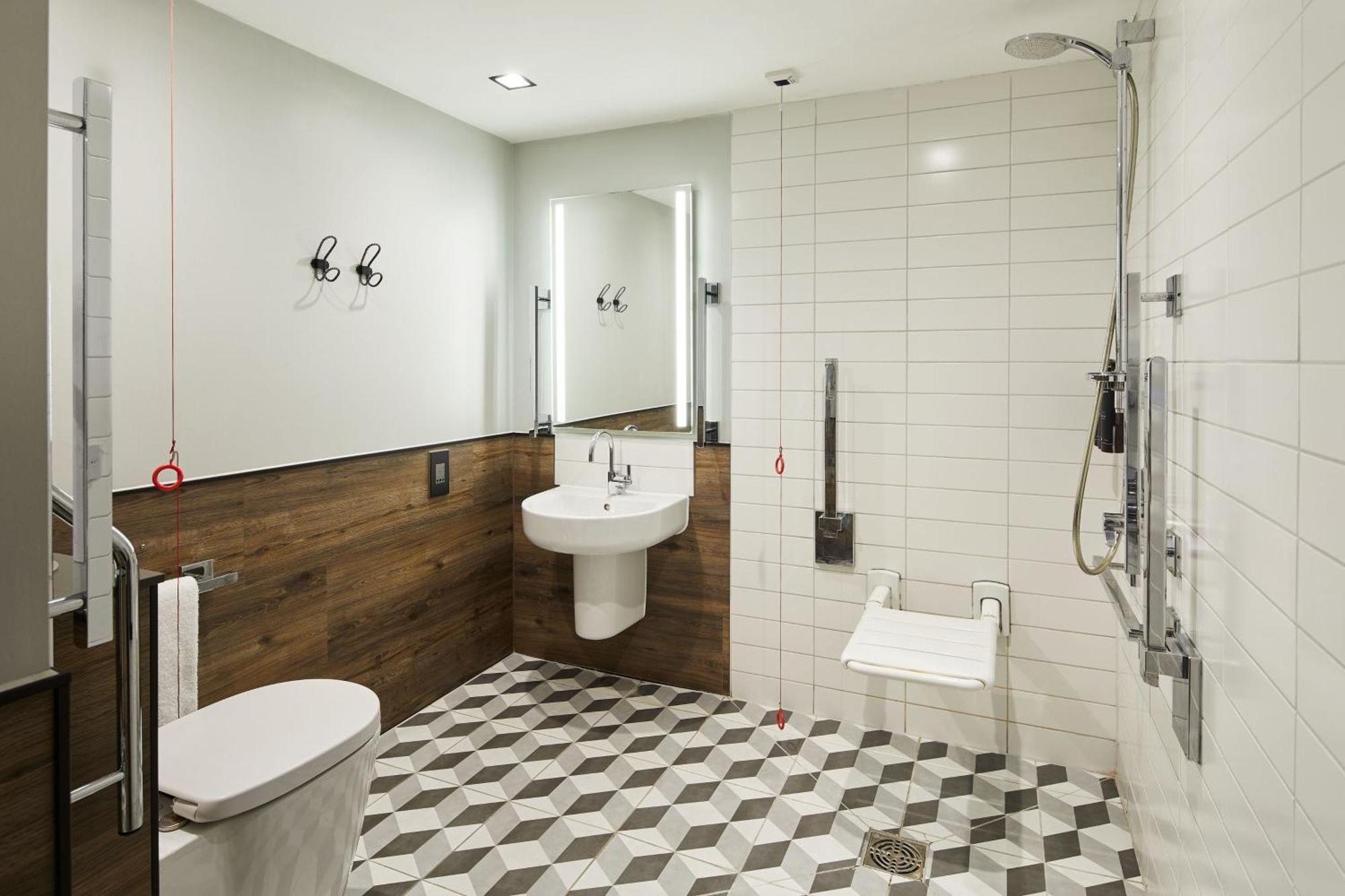 Hotel By Marriott Tower Bridge London