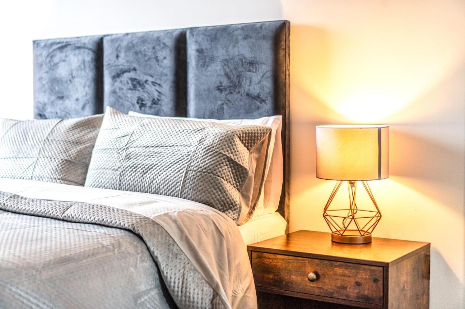 Luxury 2 Bedroom In Tower Hill Apartment London