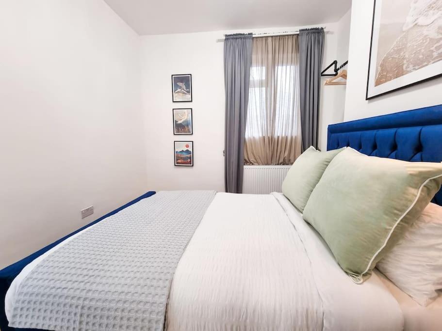 Stylish And Cosy 2 In W Private Parking Apartment