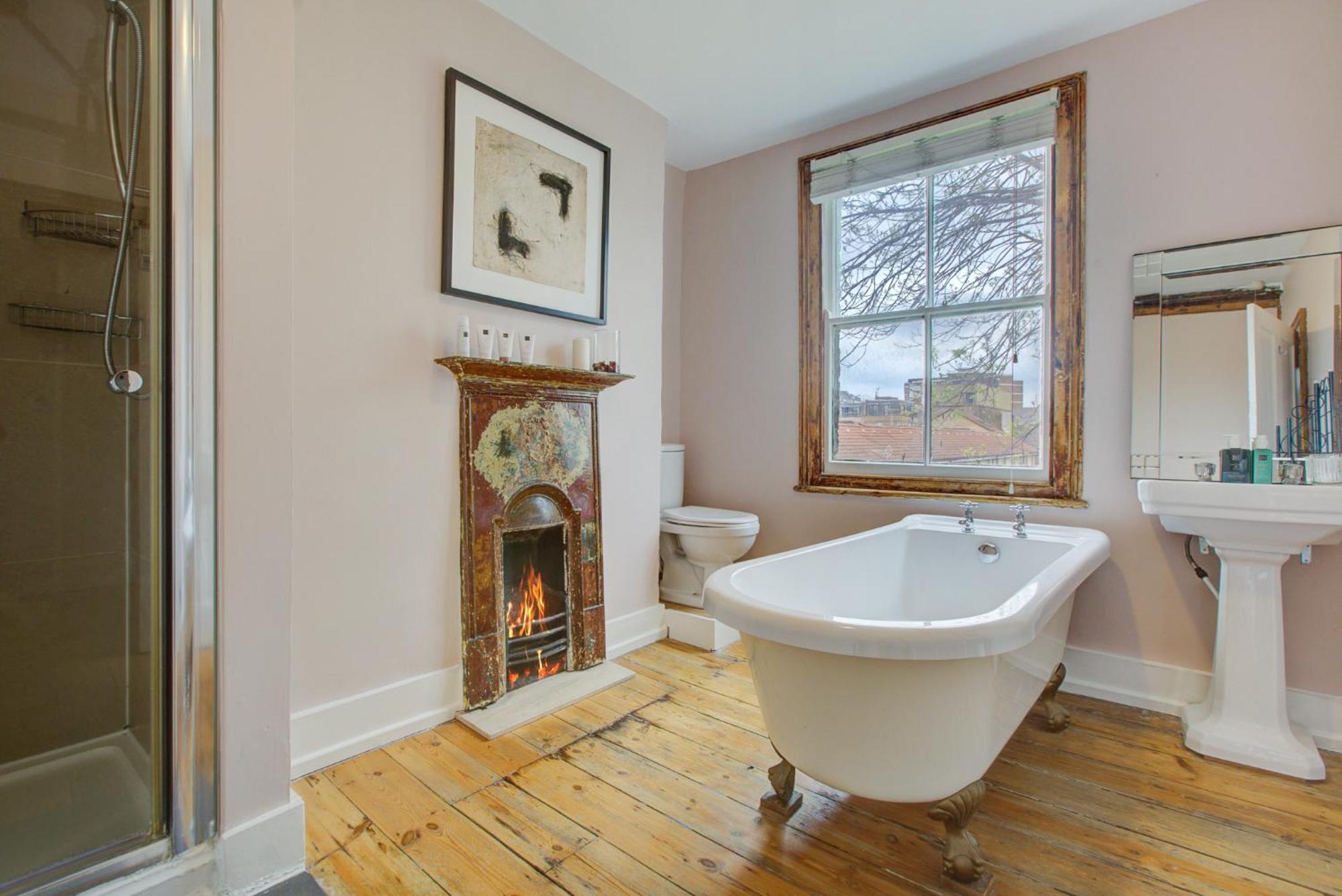 Apartamento Elegant Georgian 3 Bedroom Townhouse In The Heart Of Ideal For Families And Large Group Bookings *