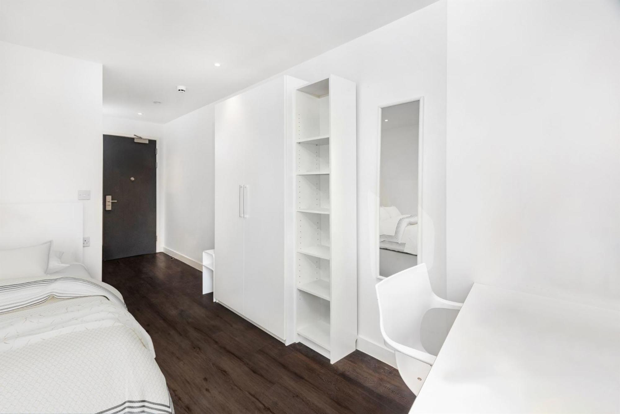 Cosy And At Chapter Aldgate In Apartamento