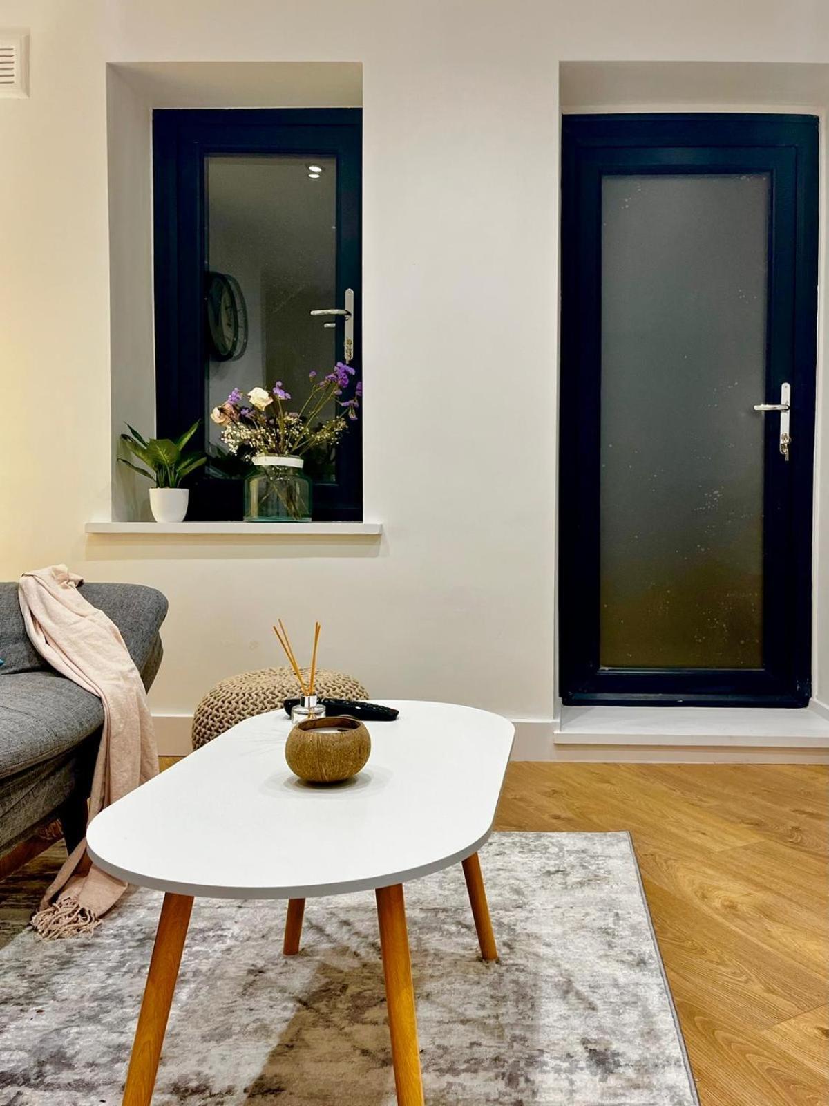 Cozy And Peaceful Apartment With Terrace In Hackney Apartment