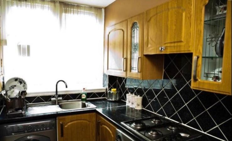 Ensuite With Kitchen Ext Large With Balcony In Zone 2 Leilighet *