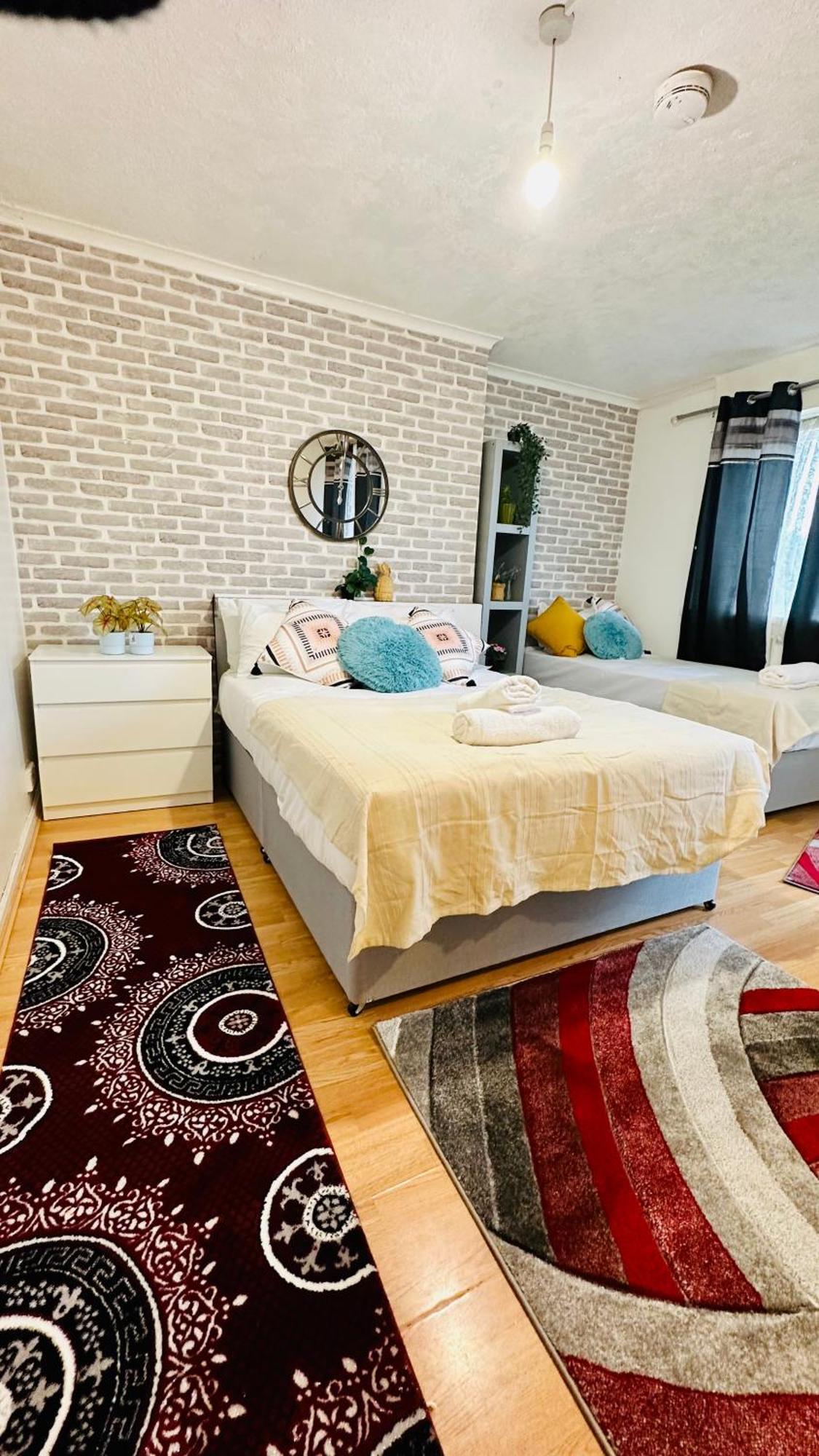 Whites Bed & Breakfast London