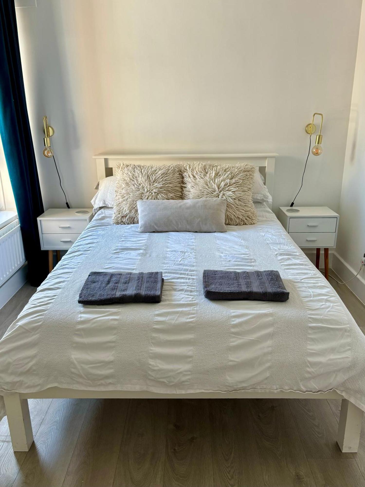 Leilighet 2 Bed, Open Plan, Modernised Flat, Canary Wharf London