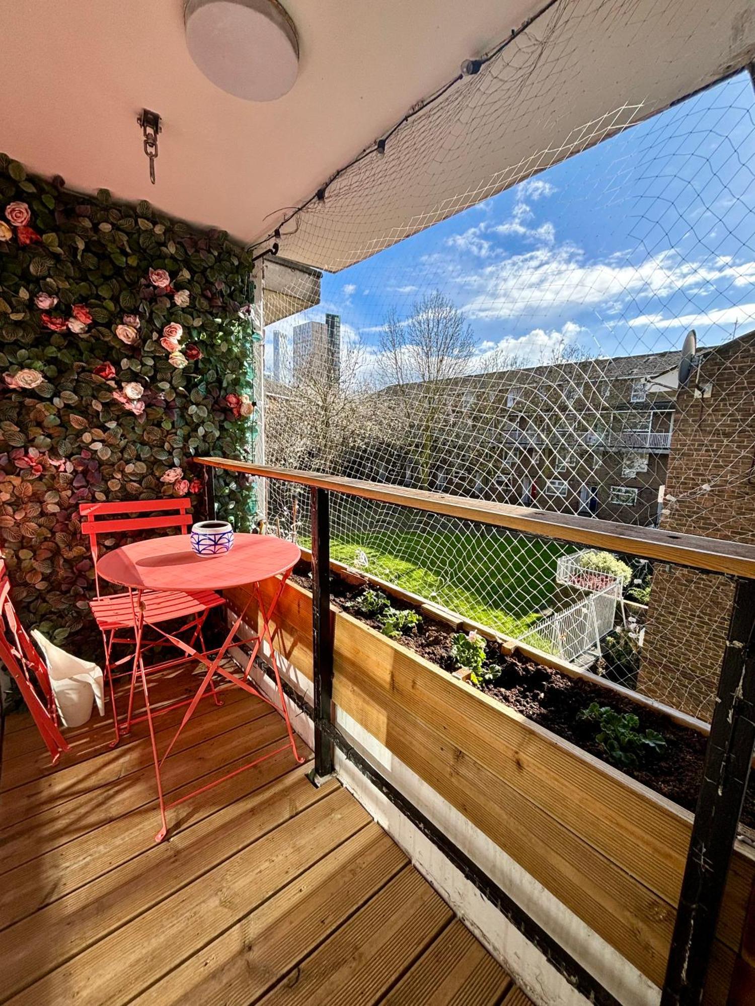 Leilighet 2 Bed, Open Plan, Modernised Flat, Canary Wharf London