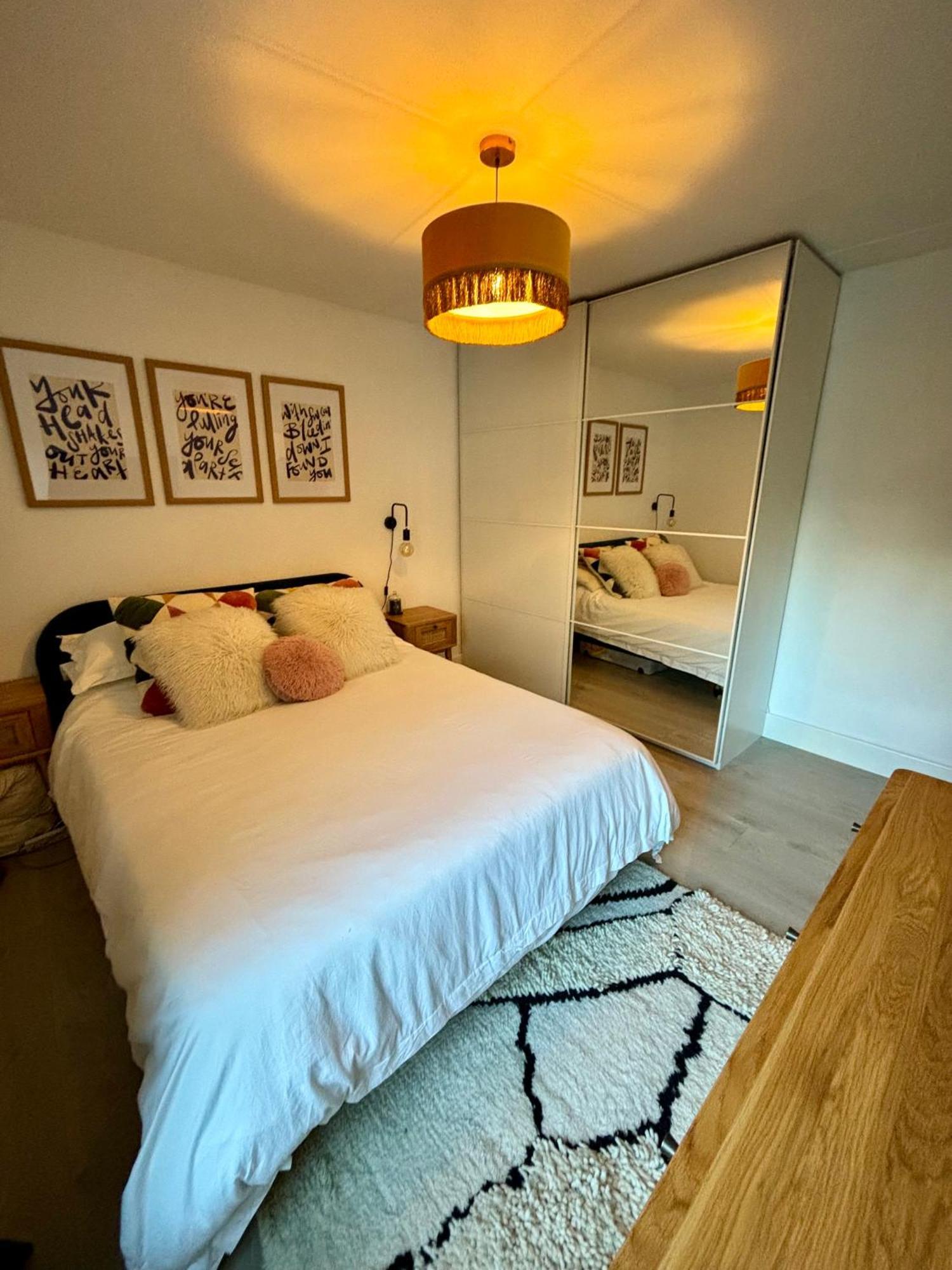2 Bed, Open Plan, Modernised Flat, Canary Wharf Leilighet London