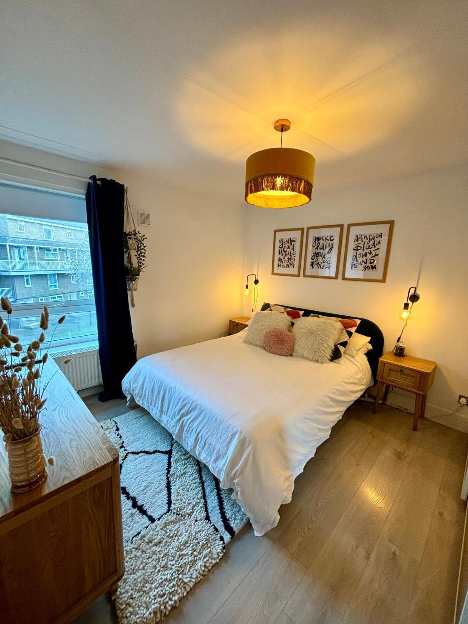 2 Bed, Open Plan, Modernised Flat, Canary Wharf *