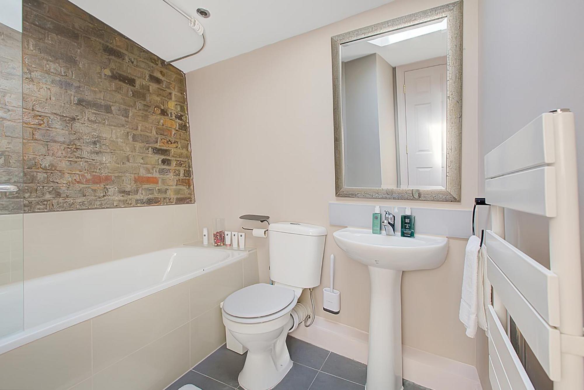 Old Street Iconic Warehouse Style 4 Bedroom 2 Bath House Prime Location * London