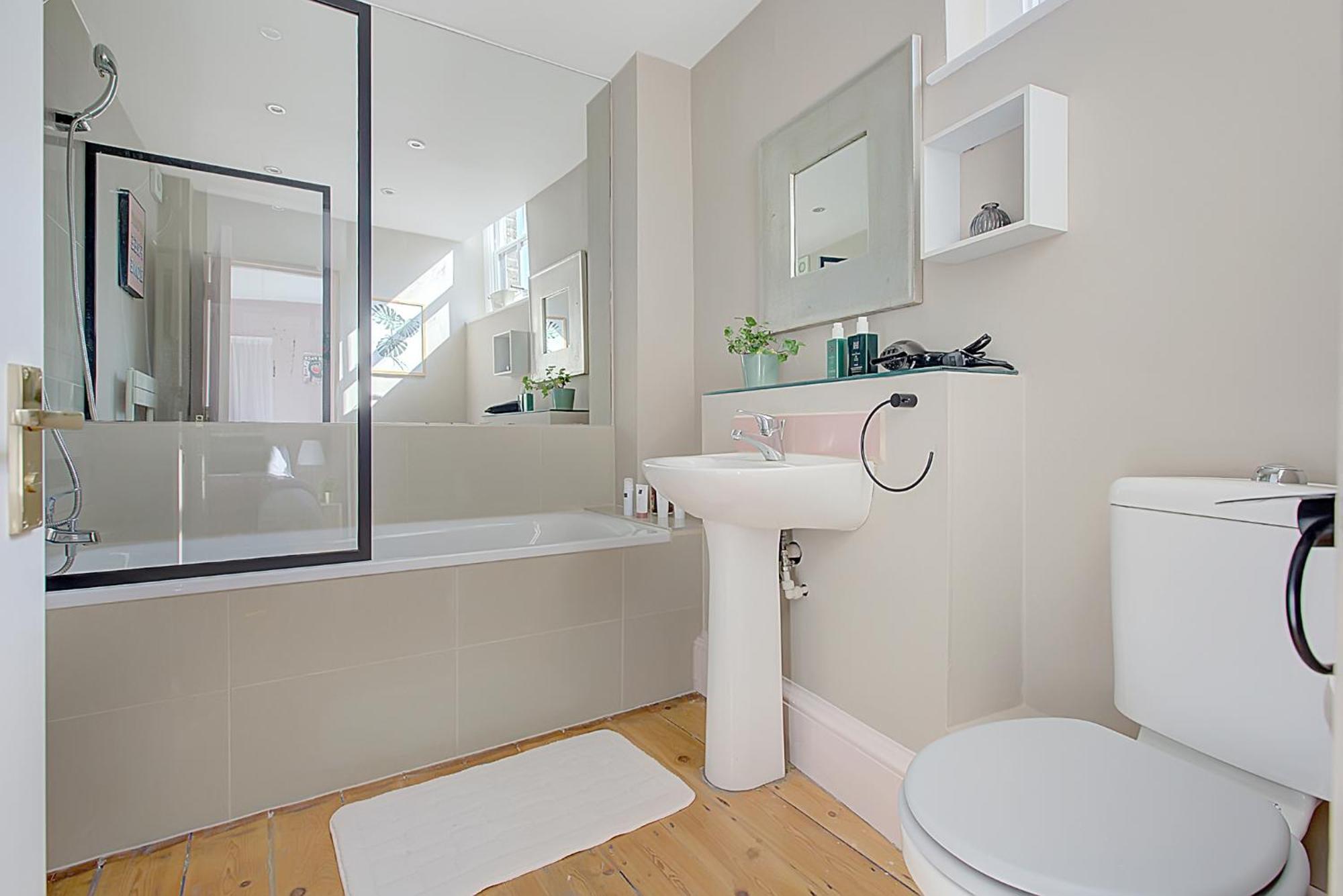 Old Street Iconic Warehouse Style 4 Bedroom 2 Bath House Prime Location Leilighet London