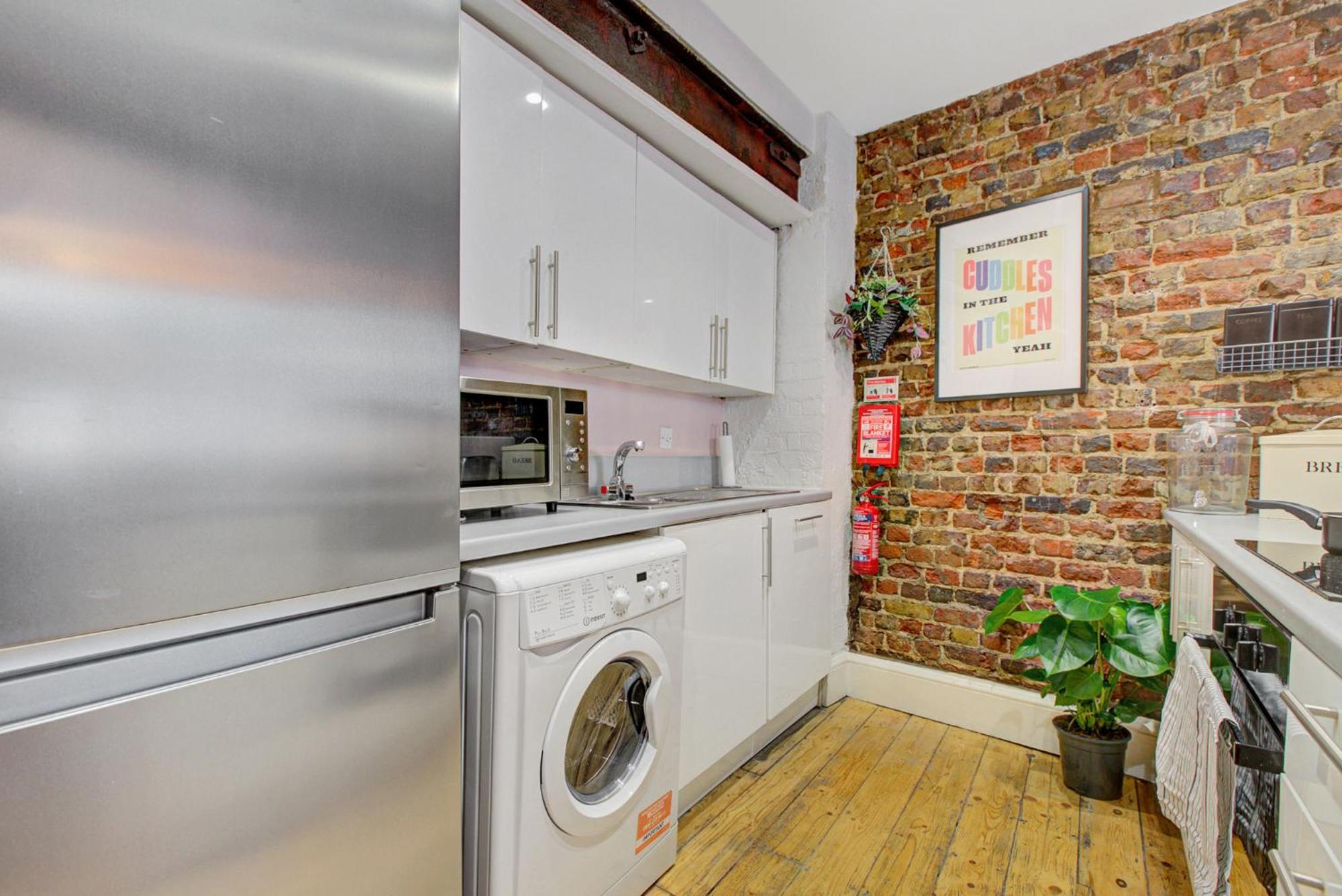 Old Street Iconic Warehouse Style 4 Bedroom 2 Bath House Prime Location *