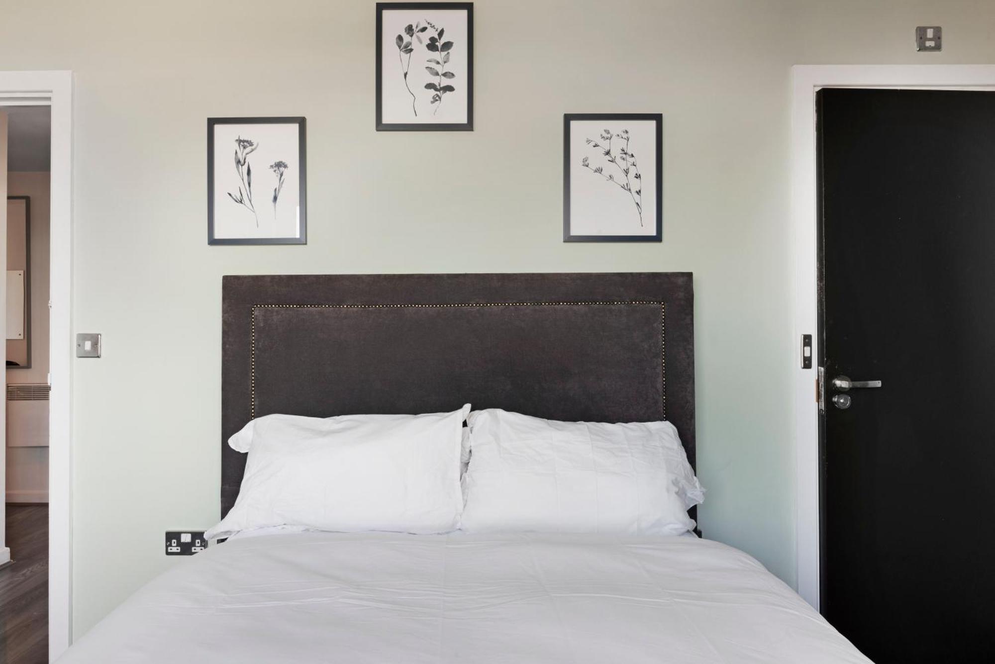 Apartment Penthouse W/ Hot Tub Near Stratford, Westfield