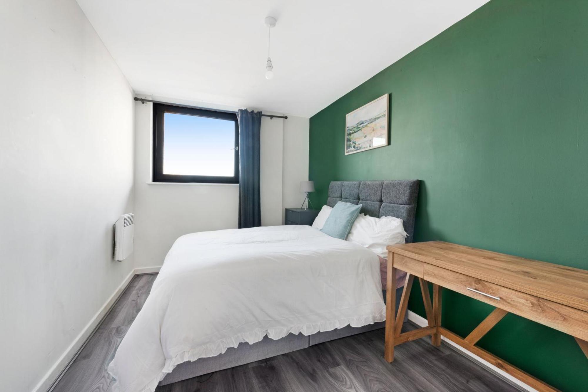 Penthouse W/ Hot Tub Near Stratford, Westfield London