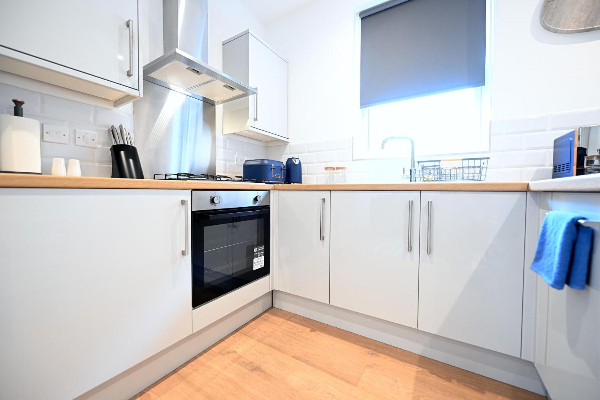 Bright & Large 3 Bed Flat In * London