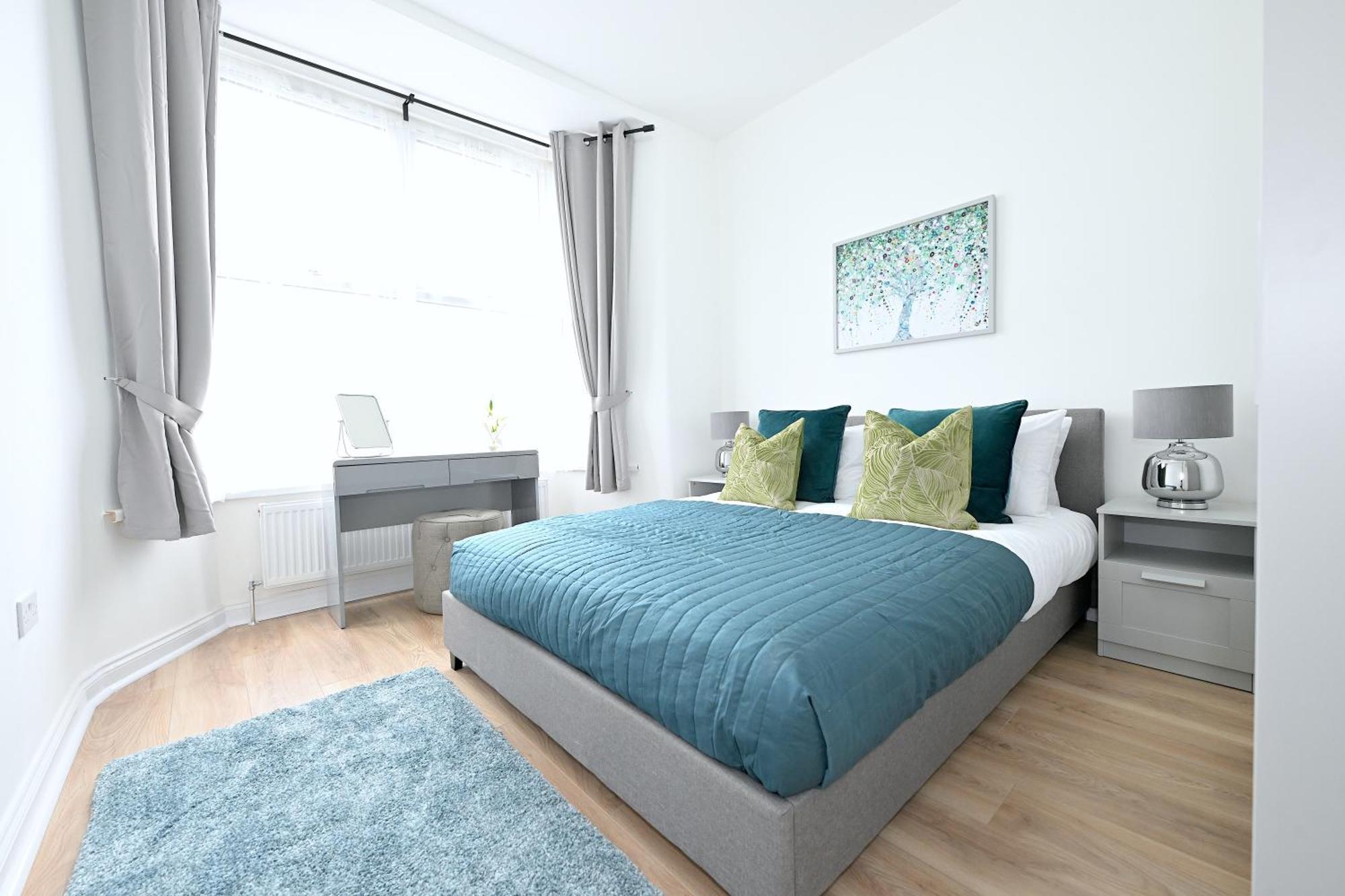 Bright & Large 3 Bed Flat In * London