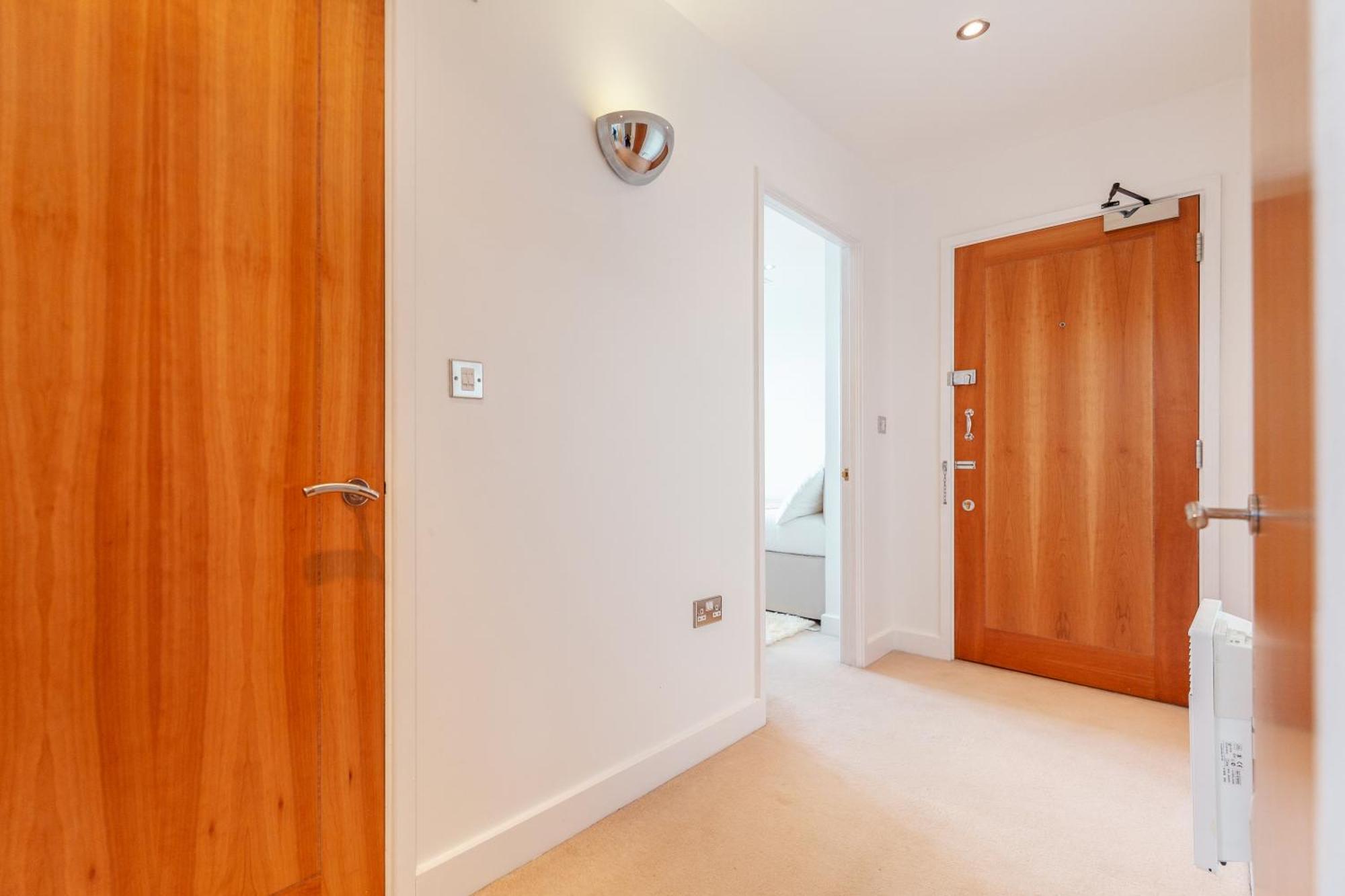 Excel Dock Apartment *