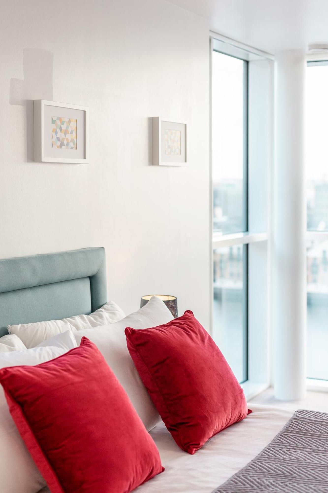Excel Dock Apartment *