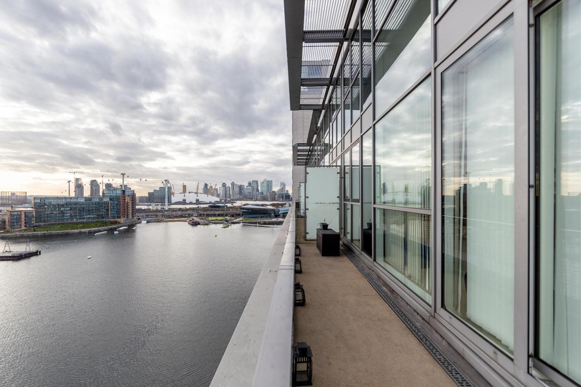 Apartment Excel Dock *