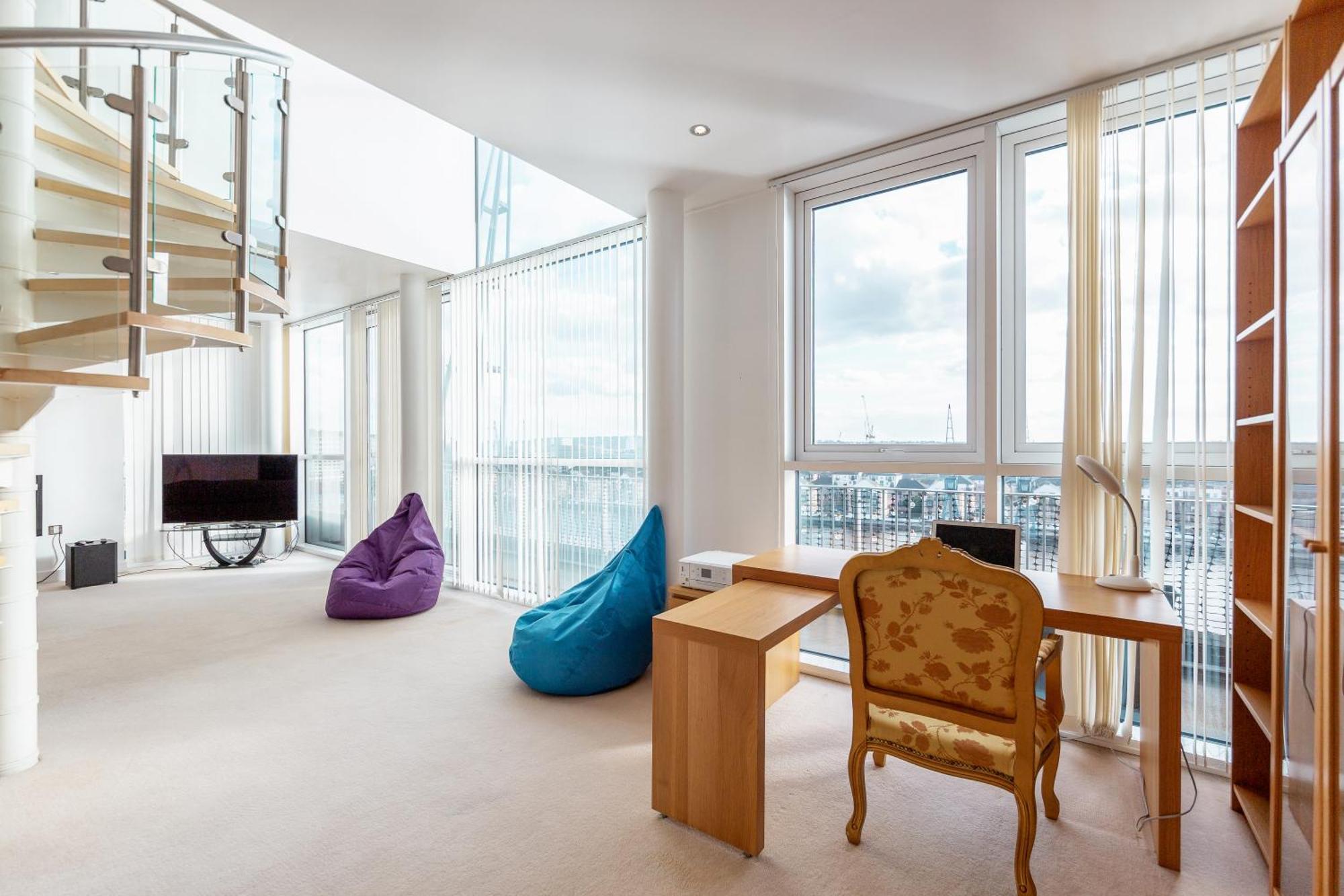 Excel Dock * London