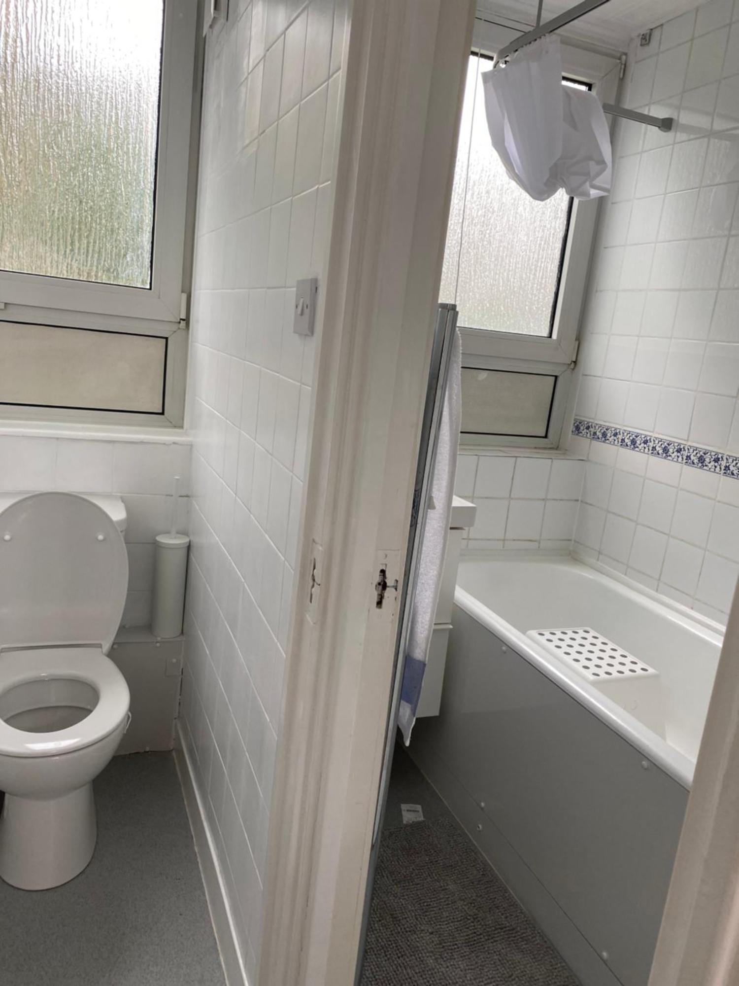 Apartment Luxury 3 Bedroom Flat With Garden *