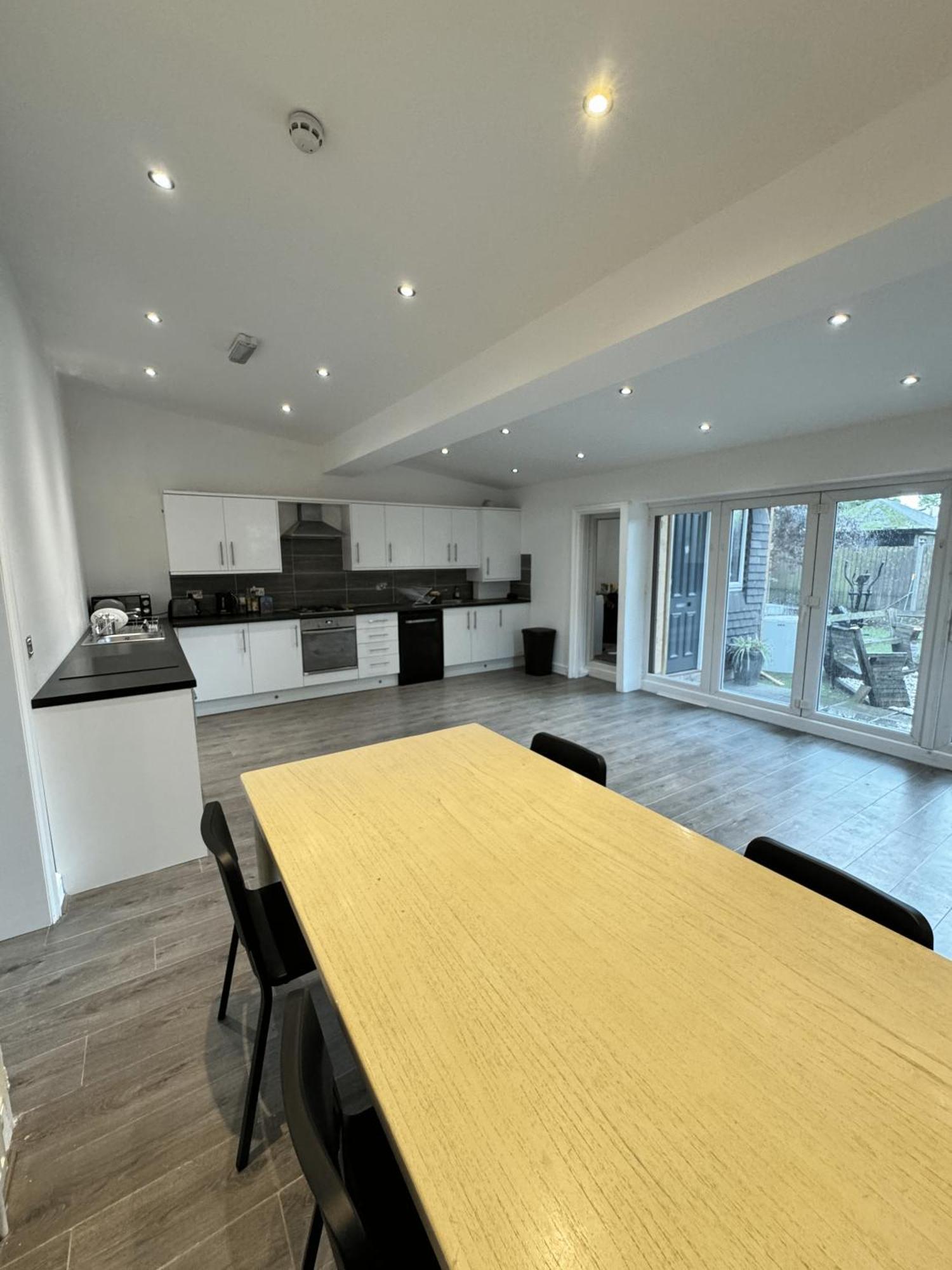 En-suite Bedroom For Up To 4! Sofa Bed - Near Stratford Gasthuis