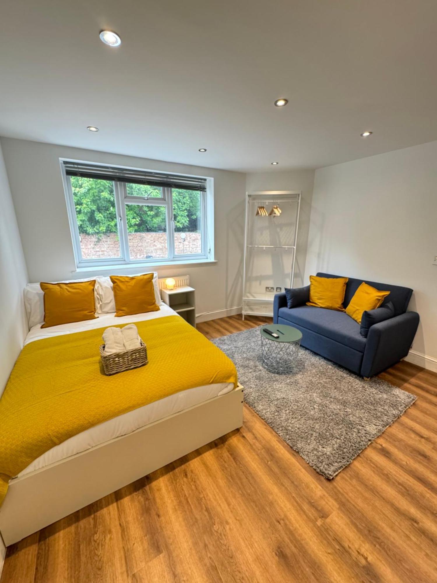 En-suite Bedroom For Up To 4! Sofa Bed - Near Stratford Gasthuis