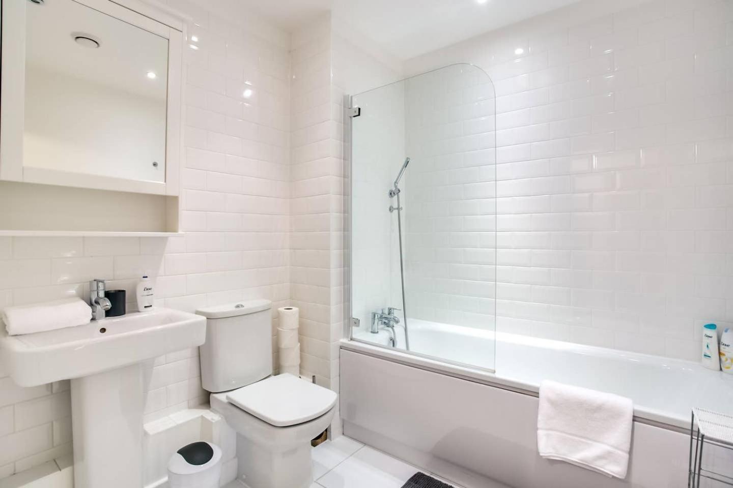 Guestready - Comfort By The Thames, W/ Balcony London