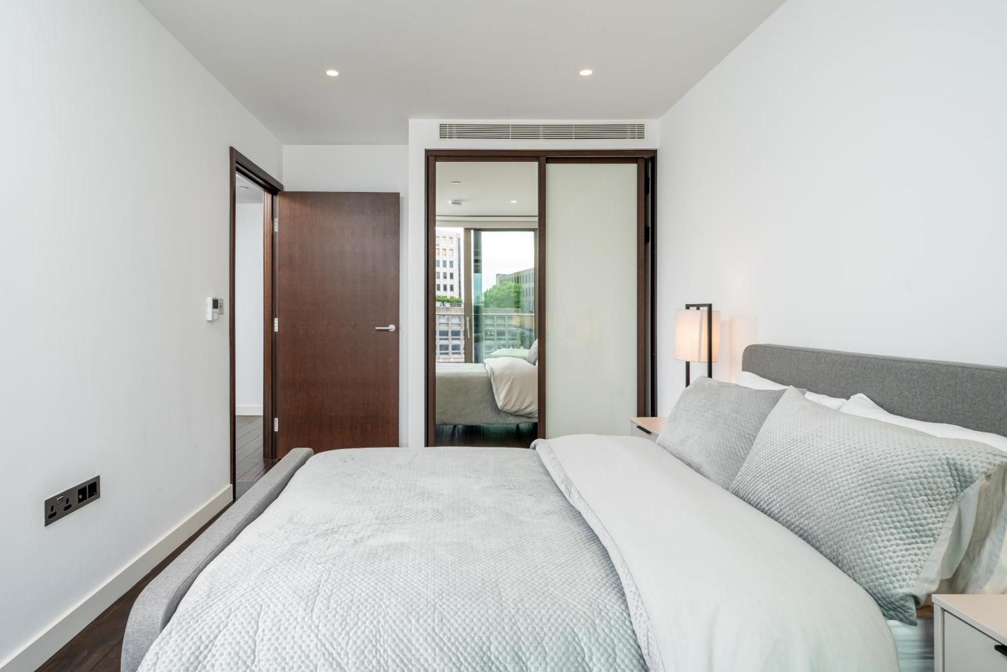 Luxury 1 Bed In Tower Hill Leilighet London