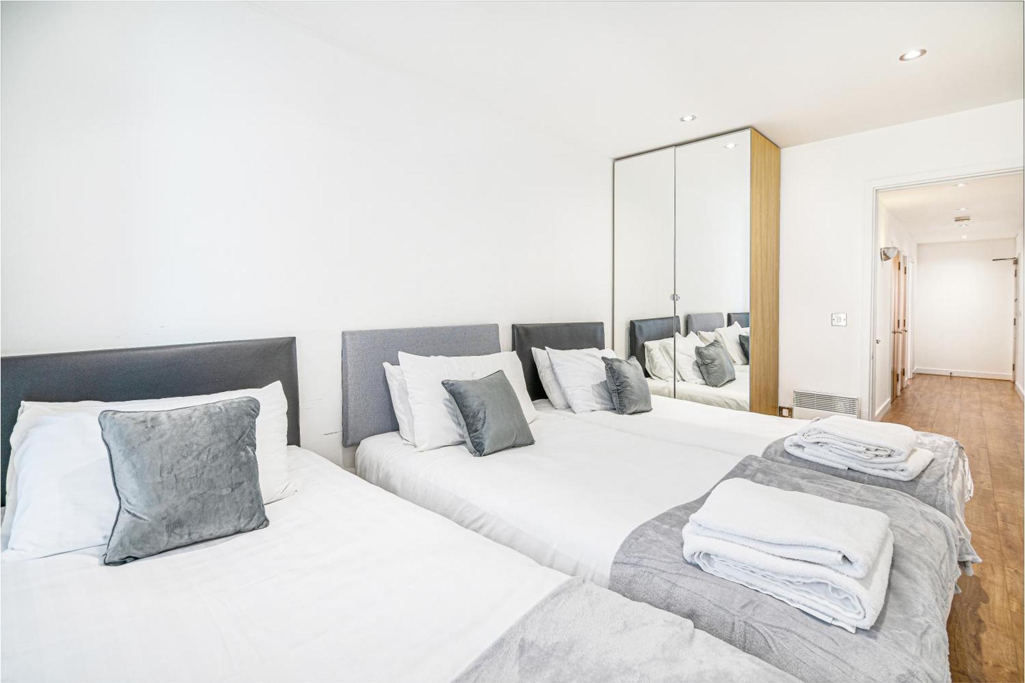 Excel Waterfront Serenity Apartment London