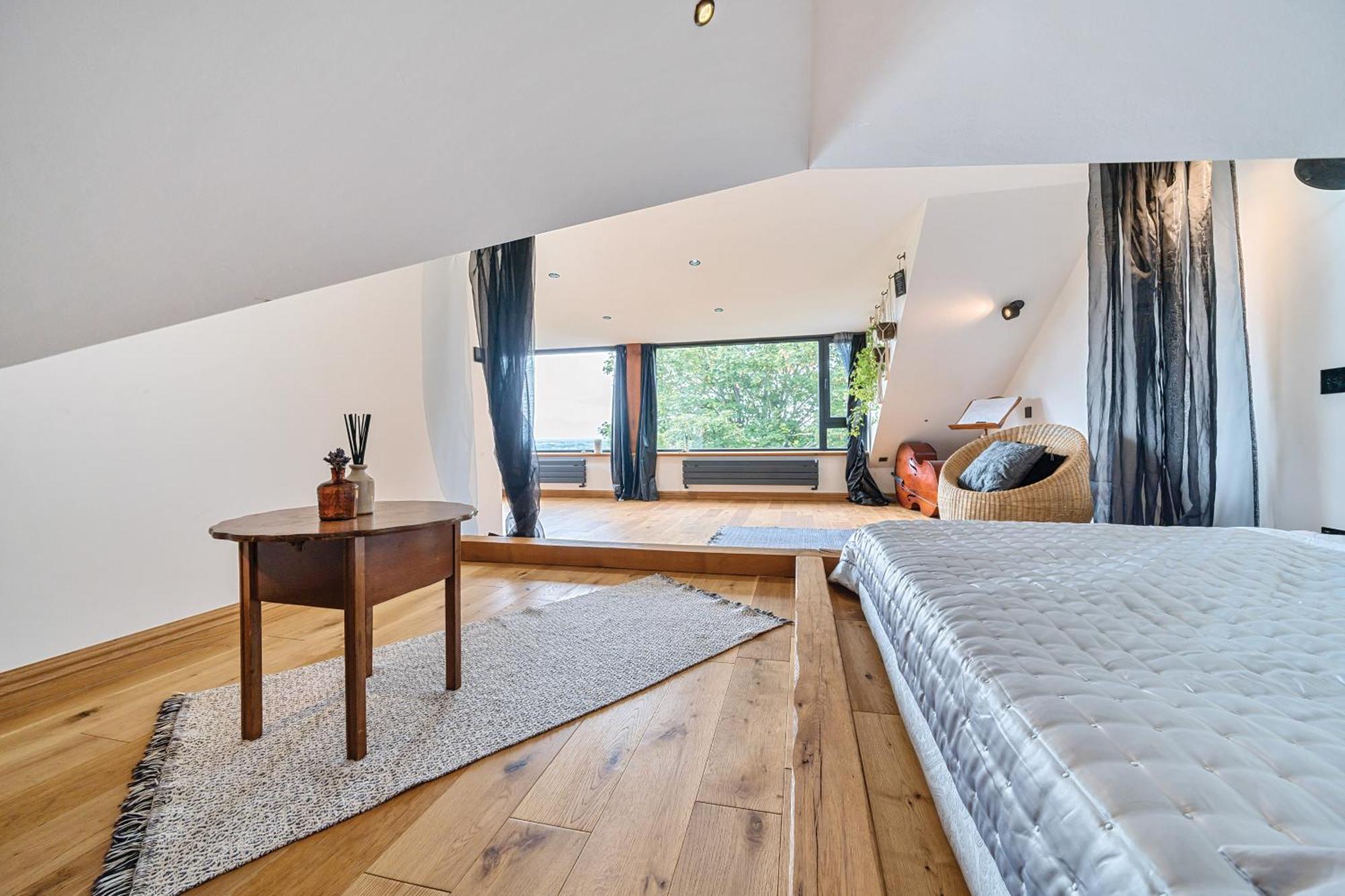 Villa The Ridge - Luxury Designer With Hot Tub And Sauna, Bexley Borough Of *