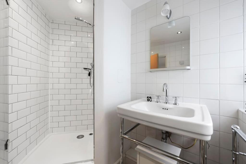 Apartment Cozy Private 1-bedroom Short Term & Flexible Renting Hoxton With Free Wifi