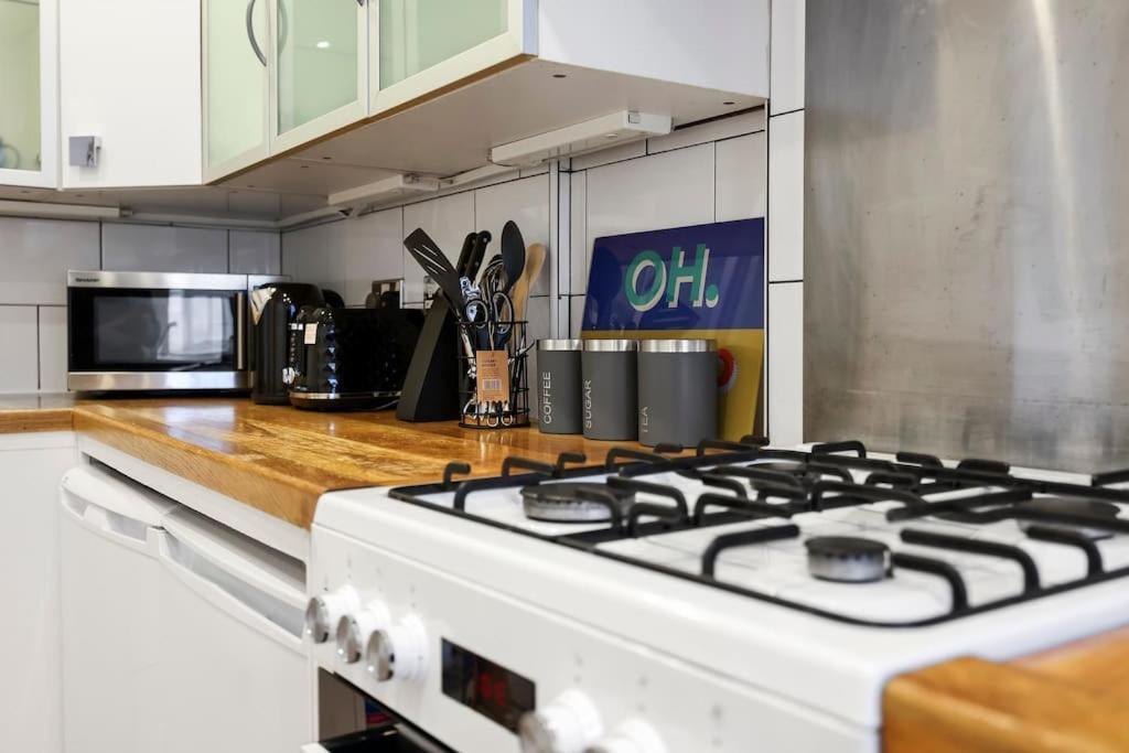 Cozy Private 1-bedroom Short Term & Flexible Renting Hoxton With Free Wifi
