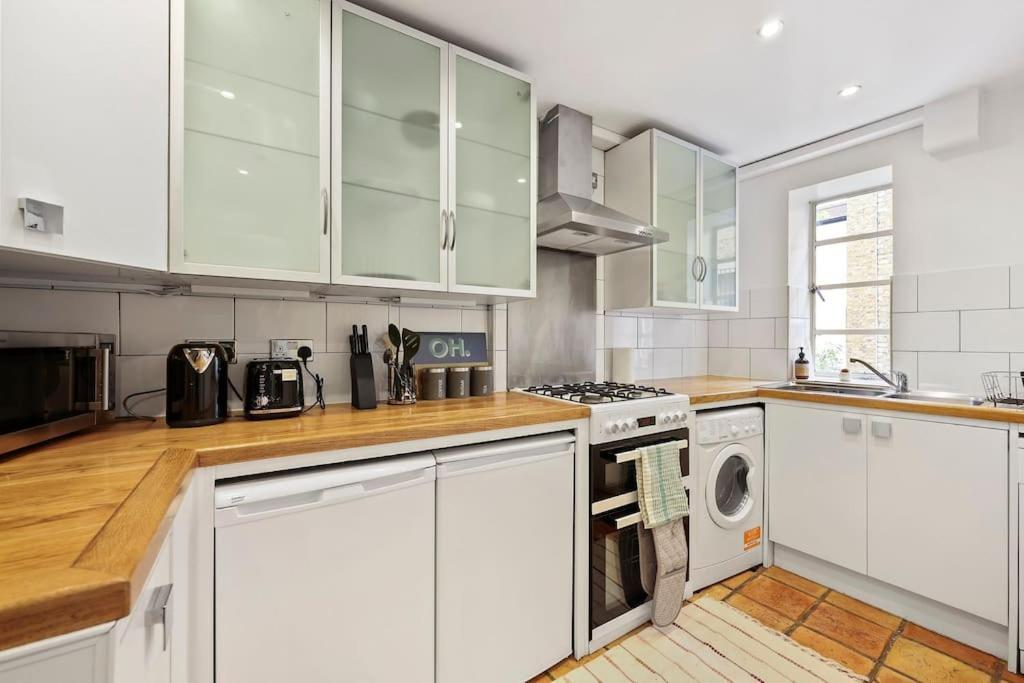 Cozy Private 1-bedroom Short Term & Flexible Renting Hoxton With Free Wifi Apartment