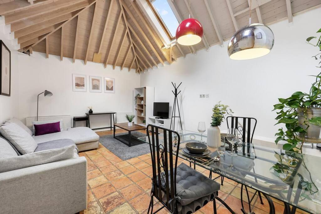 Apartment Cozy Private 1-bedroom Short Term & Flexible Renting Hoxton With Free Wifi